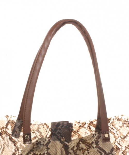 LAKOLE（ラコレ）の「アニマル柄PVCトートバッグ / LAKOLE（トートバッグ・レディース・ブラック/ブラウン・FREE）」の14枚目の写真