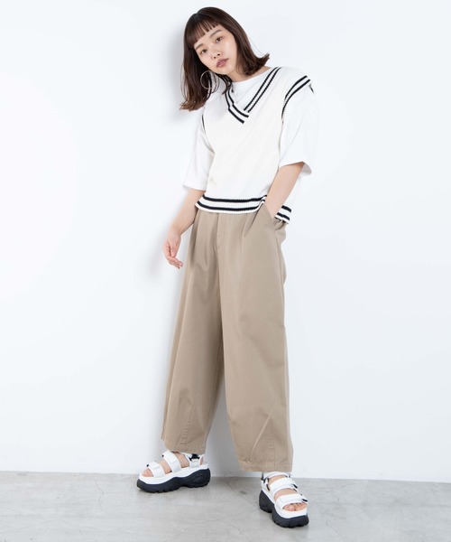 WEGO（ウィゴー）の「WEGO/チノカーブワイドパンツ（チノパンツ・レディース・ホワイト/ベージュ・FREE）」の5枚目の写真