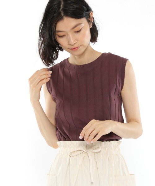 LAKOLE（ラコレ）の「ワイドリブスリーブレスTシャツ / LAKOLE（Tシャツ/カットソー・レディース・ボルドー/ライトグリーン/オフホワイト/スモーク/ブラウン系その他/ライトベージュ・SMALL/MEDIUM）」の5枚目の写真