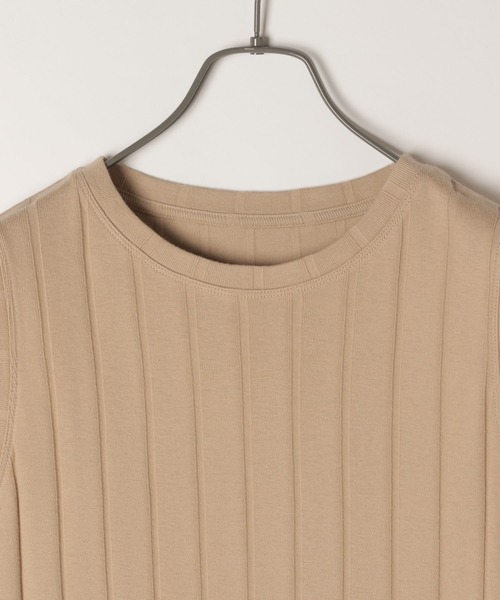 LAKOLE（ラコレ）の「ワイドリブスリーブレスTシャツ / LAKOLE（Tシャツ/カットソー・レディース・ボルドー/ライトグリーン/オフホワイト/スモーク/ブラウン系その他/ライトベージュ・SMALL/MEDIUM）」の9枚目の写真