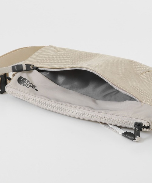 THE NORTH FACE（ザノースフェイス）の「THE NORTH FACE　Electra Tote-S（ショルダーバッグ・メンズ・ライトベージュ/ブラック・-）」の6枚目の写真