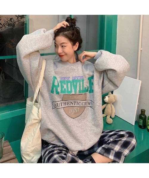 【新品未使用】ALEXIASTAM フロントロゴスウェットプルオーバー　グリーン 2025年最新】ALEXIA STAM レディース トレーナー・スウェットの