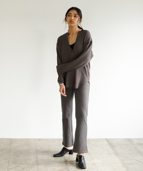 Auntie Rosa Holiday(アンティローザホリデー)の「ビッグワッフルディープVネックトップス(Tシャツ/カットソー・レディース・チャコールグレー/カーキ/ナチュラル/グレイッシュベージュ・FREE)」の11枚目の写真