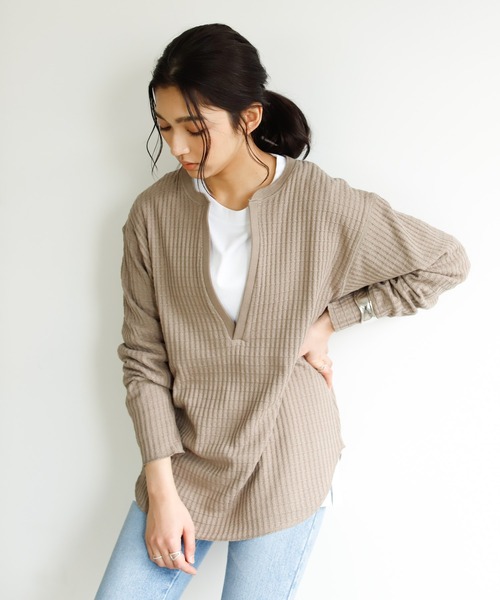 Auntie Rosa Holiday(アンティローザホリデー)の「ビッグワッフルディープVネックトップス(Tシャツ/カットソー・レディース・チャコールグレー/カーキ/ナチュラル/グレイッシュベージュ・FREE)」の21枚目の写真