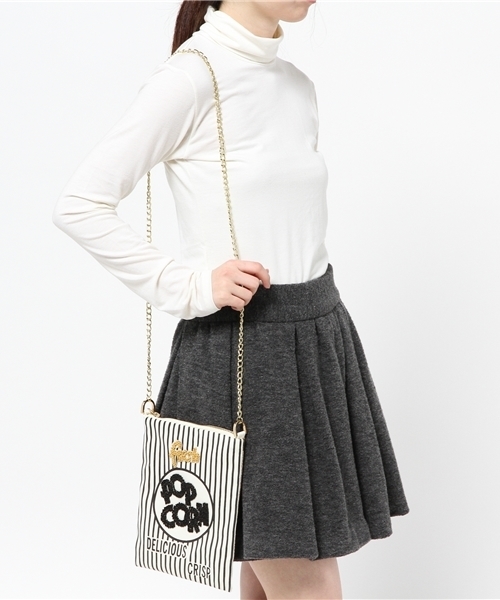 Ray BEAMS（レイビームス）の「Ctrl freak / ポップコーン ショルダーバッグ（ショルダーバッグ・レディース・ブラック/レッド・ONE SIZE）」の4枚目の写真