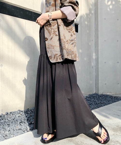 Kastane(カスタネ)の「タイプライターストレッチティアードスカート(スカート・レディース・ブラック/サックスブルー/イエロー・FREE)」の1枚目の写真