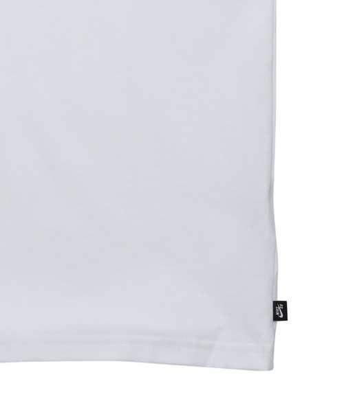 NIKE(ナイキ)の「NIKESB ナイキ PAUL S/S TEE - DD1299-100(Tシャツ/カットソー・メンズ・ホワイト・LARGE/X-LARGE/SMALL/MEDIUM)」の4枚目の写真