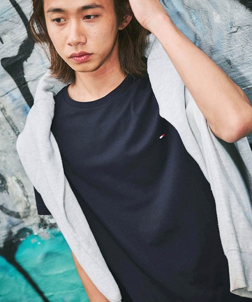 トミー ESSENTIALS】ワンポイントロゴベーシックTシャツ（Tシャツ