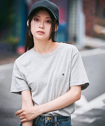 【オンライン限定】トミーヒルフィガー ワンポイントロゴクルーネックオーバーサイズTシャツ