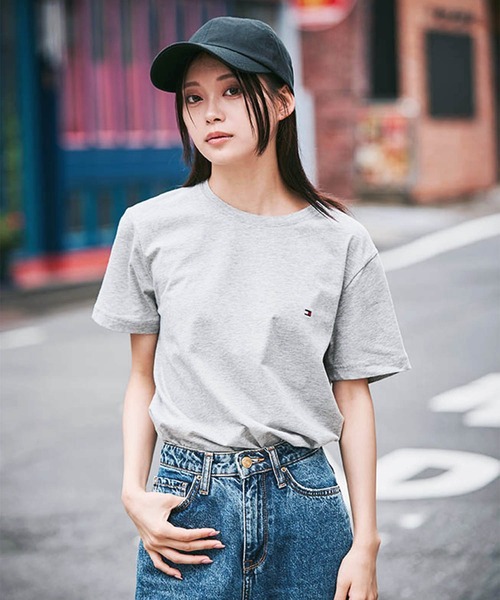 TOMMY HILFIGER(トミーヒルフィガー)の「【オンライン限定】トミーヒルフィガー ワンポイントロゴクルーネックオーバーサイズTシャツ(Tシャツ/カットソー・メンズ・ホワイト/ブラック/ネイビー/グレー・SMALL/MEDIUM/LARGE/X-LARGE/XX-LARGE)」の14枚目の写真