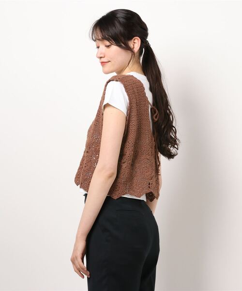 ehka sopo（エヘカソポ）の「かぎ針編みビスチェ（ニット/セーター・レディース・キナリ/ブラウン/グリーン・ﾌﾘ-）」の4枚目の写真