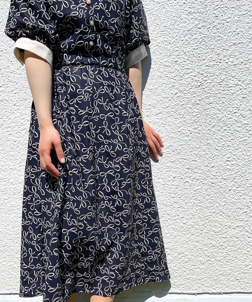 Hamble by Par Avion（ハンブルバイパラビオン）の「リボン柄レトロOP（ワンピース・レディース・オフホワイト/ブラック・ONESIZE）」の14枚目の写真