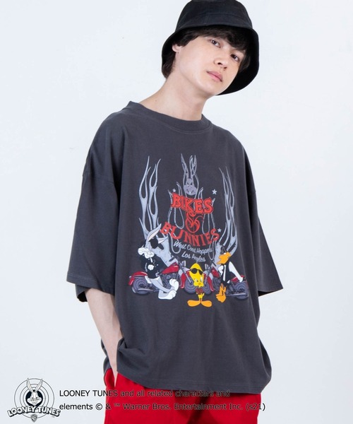 Disney（ディズニー）の「∴WEGO/別注 LOONEY TUNES プリントビックシルエット5分袖Tシャツ（Tシャツ/カットソー・メンズ・ホワイト/イエロー/ホワイト系その他/スミクロ・MEDIUM/LARGE）」の17枚目の写真