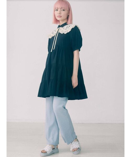 merry jenny(メリージェニー)の「パフスリーブギャザーミニワンピース(ワンピース・レディース・ブルー/ブラック/オフホワイト・FREE)」の4枚目の写真