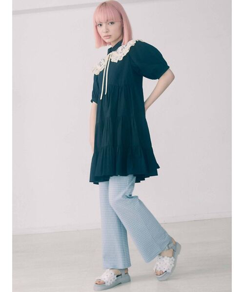 merry jenny(メリージェニー)の「パフスリーブギャザーミニワンピース(ワンピース・レディース・ブルー/ブラック/オフホワイト・FREE)」の10枚目の写真