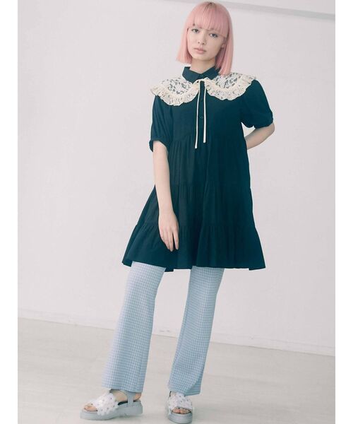 merry jenny(メリージェニー)の「パフスリーブギャザーミニワンピース(ワンピース・レディース・ブルー/ブラック/オフホワイト・FREE)」の11枚目の写真