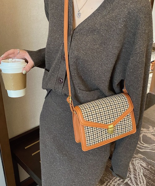 meJane(ミージェーン)の「千鳥格子柄 ミニショルダーバッグ(ショルダーバッグ・レディース・ブラック/ブラウン/マスタード・FREE)」の9枚目の写真
