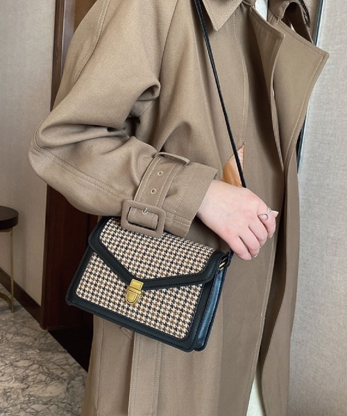 meJane(ミージェーン)の「千鳥格子柄 ミニショルダーバッグ(ショルダーバッグ・レディース・ブラック/ブラウン/マスタード・FREE)」の4枚目の写真