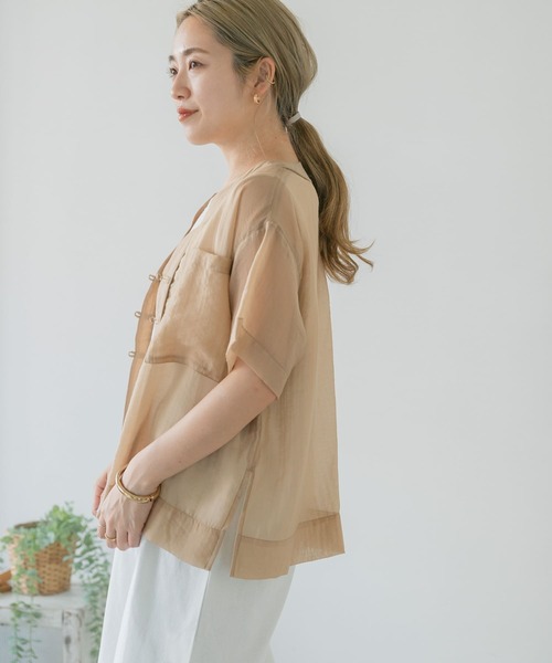 ITEMS URBANRESEARCH（アイテムズ アーバンリサーチ）の「チャイナボタンパイピングシャツ（シャツ/ブラウス・レディース・ブラック/ベージュ/カーキ・FREE）」の10枚目の写真