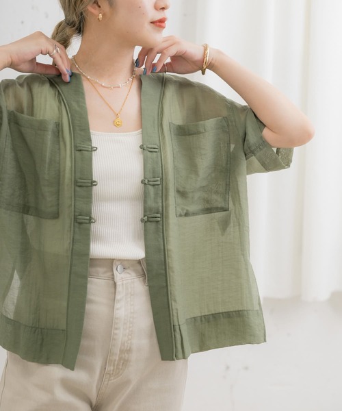 ITEMS URBANRESEARCH（アイテムズ アーバンリサーチ）の「チャイナボタンパイピングシャツ（シャツ/ブラウス・レディース・ブラック/ベージュ/カーキ・FREE）」の5枚目の写真