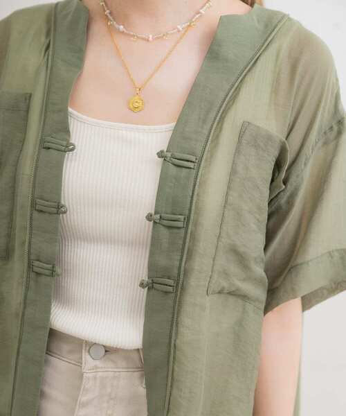 ITEMS URBANRESEARCH（アイテムズ アーバンリサーチ）の「チャイナボタンパイピングシャツ（シャツ/ブラウス・レディース・ブラック/ベージュ/カーキ・FREE）」の7枚目の写真