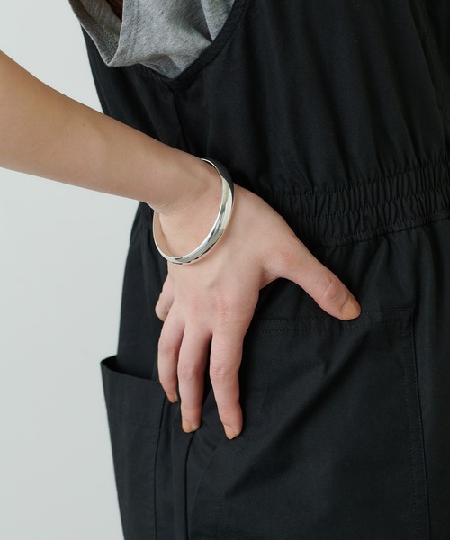 Whim Gazette（ウィムガゼット）の「【Nina &Jules】Bold バングル（バングル/リストバンド・レディース・シルバー・FREE）」の6枚目の写真