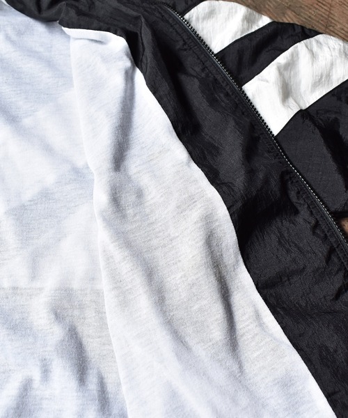 GIVENCHY(ジバンシイ)の「【ヴィンテージ古着】GIVENCHY/ジバンシィ フルジップ ナイロンジャケット(ナイロンジャケット・メンズ・ブラック・MEDIUM)」の3枚目の写真