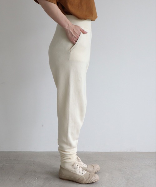 yuni（ユニ　）の「14G gomme knit pants（その他パンツ・レディース・キナリ/ブラック/ベージュ/カーキ・FREE）」の15枚目の写真