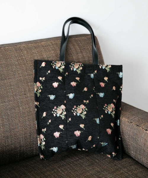 LOWRYS FARM（ローリーズファーム）の「ジャガードトートバッグ　958288（トートバッグ・レディース・アイボリー/ブラック/チャコールグレー・FREE）」の2枚目の写真