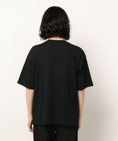 TRAP/U （トラップユー）の「フロント カレッジロゴプリント コットン 半袖 Tシャツ（Tシャツ/カットソー・メンズ・ブラック/ホワイト/ベージュ・M/L）」の8枚目の写真