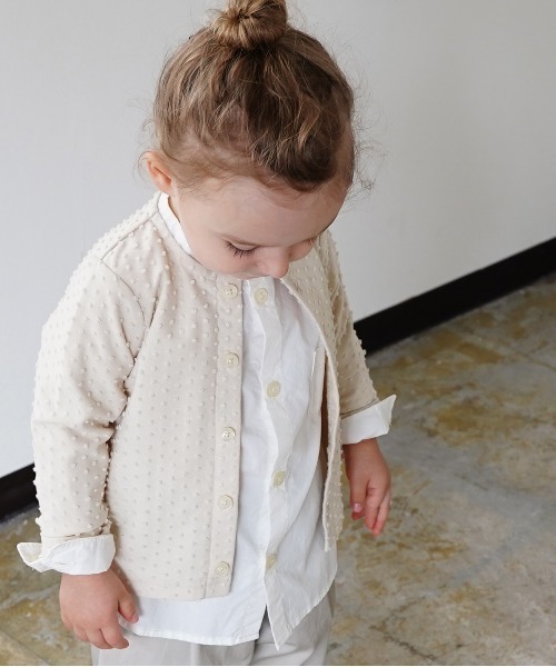 quoti use fith（クゥオティ　ユース　フィス）の「ドット天竺 長袖カーディガン（カーディガン/ボレロ・キッズ・ブルー/アイボリー/ネイビー・110/80/90/100/120/130）」の2枚目の写真