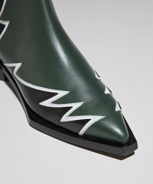 TOGA PULLA（トーガ　プルラ）の「【TOGA PULLA(トーガプルラ)】ウエススタンショートブーツ TP12-AJ1124（ブーツ・レディース・ブラック/グリーン/ブラック系その他2/ホワイト・SMALL/MEDIUM/LARGE）」の22枚目の写真