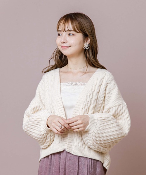 flower（フラワー）の「スウィートアランカーディガン（カーディガン/ボレロ・レディース・ブラウン/アイボリー・FREE）」の2枚目の写真