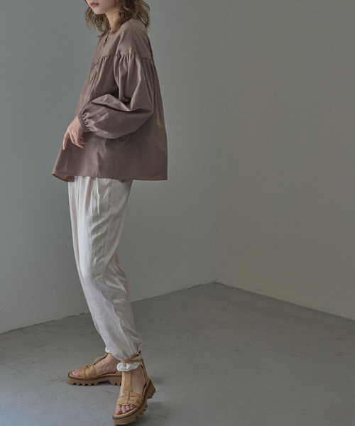 Fashion Letter（ファッションレター）の「スイッチングAラインボリュームブラウス（シャツ/ブラウス・レディース・ブラック/ベージュ/ブラウン/オフホワイト・M）」の13枚目の写真