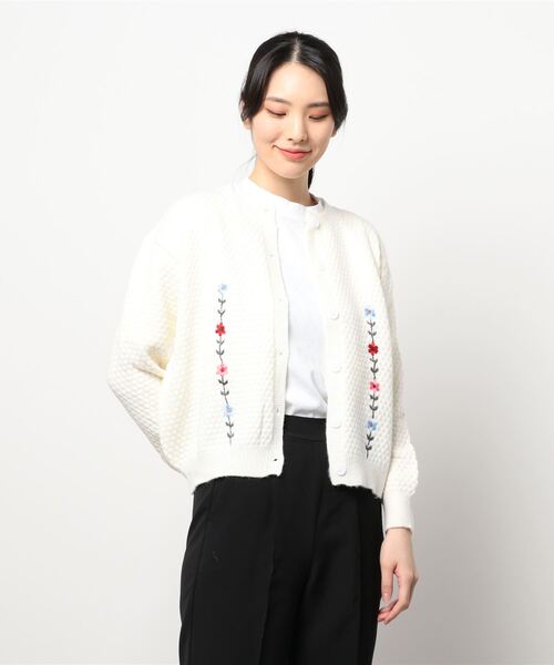 Twinkle;pm（トゥインクルピーエム）の「花柄刺繍ニットカーディガン（カーディガン/ボレロ・レディース・グレー/ホワイト/イエロー・FREE）」の8枚目の写真