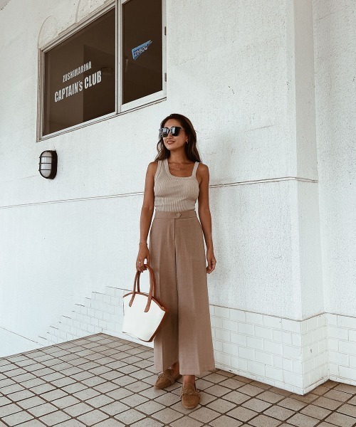 esutoreja（エストレジャ）の「アシンメトリーショルダーリブタンクトップ（タンクトップ・レディース・ベージュ/ブラック/ホワイト・FREE）」の5枚目の写真