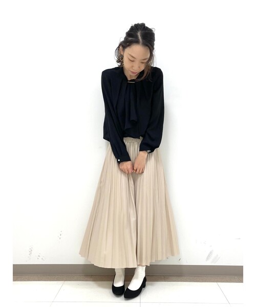 DRESKIP（ドレスキップ）の「◆メタル使いボウタイブラウス（シャツ/ブラウス・レディース・ホワイト系3/ダークブラウン系/ライトベージュ/ブラック系/ブラック/ダークオレンジ・01/02/04/03）」の16枚目の写真