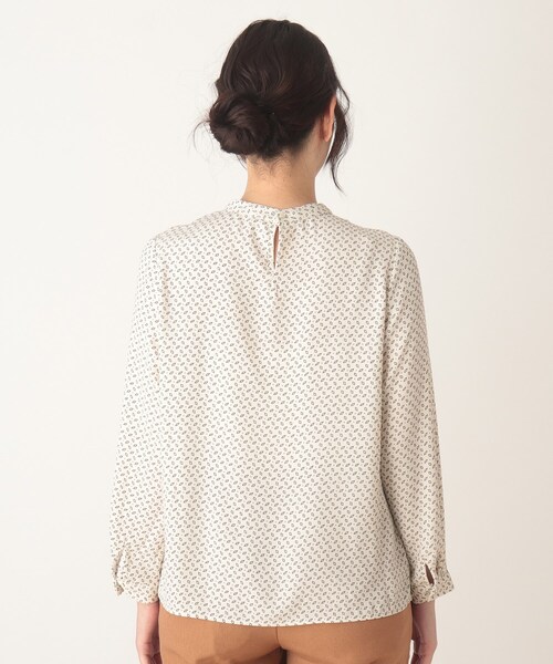 DRESKIP（ドレスキップ）の「◆メタル使いボウタイブラウス（シャツ/ブラウス・レディース・ホワイト系3/ダークブラウン系/ライトベージュ/ブラック系/ブラック/ダークオレンジ・01/02/04/03）」の17枚目の写真