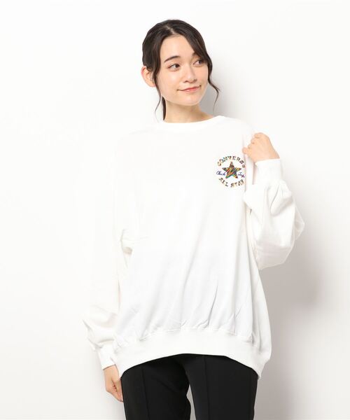 CONVERSE(コンバース)の「【CONVERSE/コンバース】パッチロゴ ビッグシルエット スウェットクルートレーナー(スウェット・レディース・グリーン/ブラック/ホワイト・MEDIUM/LARGE)」の2枚目の写真