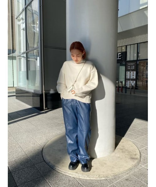 MOUSSY(マウジー)の「FAUX LEATHER FRONT TUCK パンツ(その他パンツ・レディース・ブラウン/ネイビー・0/2/1)」の18枚目の写真