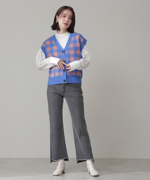 N.(N. Natural Beauty Basic)(エヌエヌナチュラルビューティーベーシック)の「【S Size Line】◆カットオフフレアデニムパンツ(デニムパンツ・レディース・ブラック系その他/ライトインディゴブルー・SMALL/MEDIUM)」の5枚目の写真