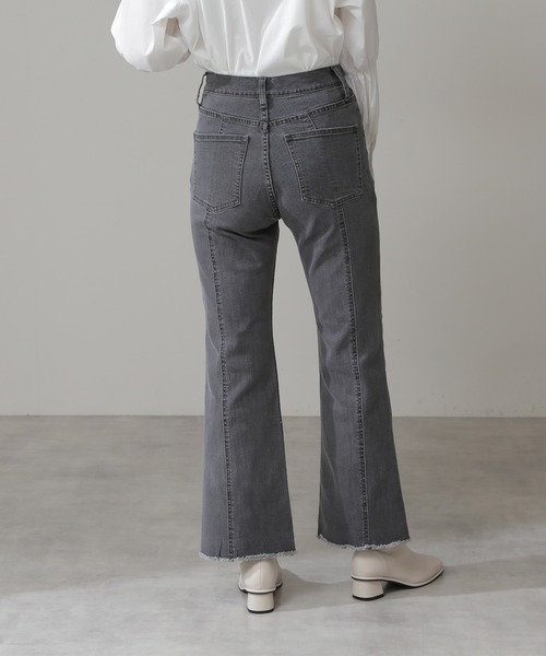 N.(N. Natural Beauty Basic)(エヌエヌナチュラルビューティーベーシック)の「【S Size Line】◆カットオフフレアデニムパンツ(デニムパンツ・レディース・ブラック系その他/ライトインディゴブルー・SMALL/MEDIUM)」の10枚目の写真