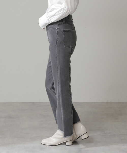 N.(N. Natural Beauty Basic)(エヌエヌナチュラルビューティーベーシック)の「【S Size Line】◆カットオフフレアデニムパンツ(デニムパンツ・レディース・ブラック系その他/ライトインディゴブルー・SMALL/MEDIUM)」の9枚目の写真