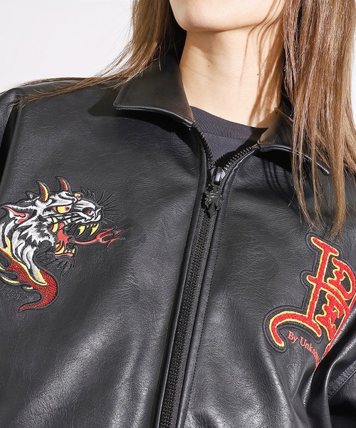 Ed Hardy(エドハーディー)の「UNKNOWN/アンノウン × Ed Hardy/エドハーディー コラボ MULTI PATCHES LEATHER JACKET PUレザー レザージャケット ロゴ刺繍(ライダースジャケット・メンズ・ブラック・XL/L/M)」の14枚目の写真