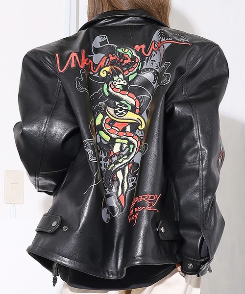 Ed Hardy(エドハーディー)の「UNKNOWN/アンノウン × Ed Hardy/エドハーディー コラボ MULTI PATCHES LEATHER JACKET PUレザー レザージャケット ロゴ刺繍(ライダースジャケット・メンズ・ブラック・XL/L/M)」の19枚目の写真