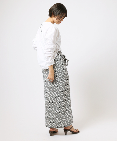 Simplicite(サンプリシテ)の「ダブルジャガード柄ニットスカート(スカート・レディース・ブラック/オレンジ/ブルー・FREE)」の7枚目の写真