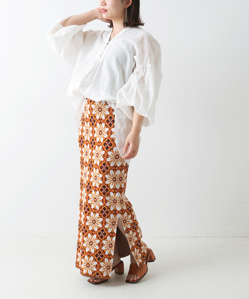 Simplicite(サンプリシテ)の「ダブルジャガード柄ニットスカート(スカート・レディース・ブラック/オレンジ/ブルー・FREE)」の16枚目の写真