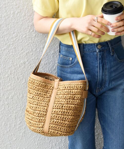 folna(フォルナ)の「【SHIPS any別注】Folna: ペーパー ワンハンドル バッグ◇(トートバッグ・レディース・ブラウン/ベージュ・ONE SIZE)」の17枚目の写真