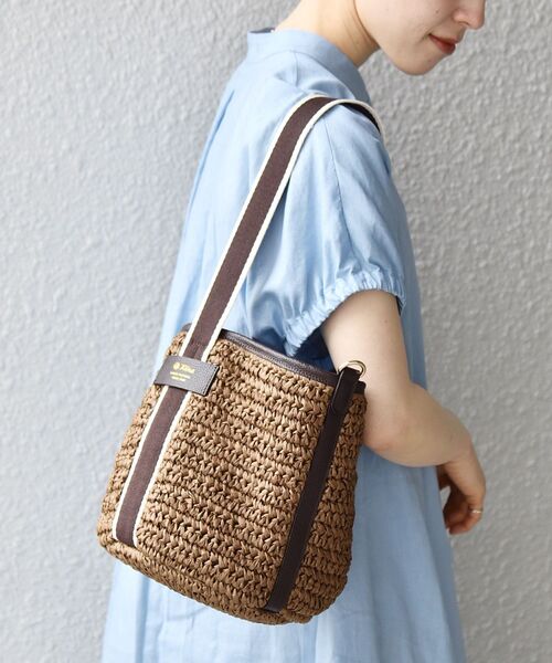 folna(フォルナ)の「【SHIPS any別注】Folna: ペーパー ワンハンドル バッグ◇(トートバッグ・レディース・ブラウン/ベージュ・ONE SIZE)」の19枚目の写真