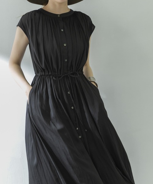 URBAN RESEARCH（アーバンリサーチ）の「フレンチスリーブヴィンテージサテンドロストワンピース（ワンピース・レディース・ブラウン/ベージュ系その他/ブラック・FREE）」の8枚目の写真